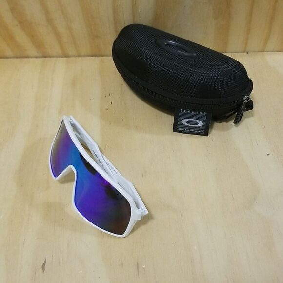 Oakley SUTRO Ti Purple POLARIZED Galaxy Blue SAPPHIRE Sunglasses Patrick Mahomes - Picture 7 of 8